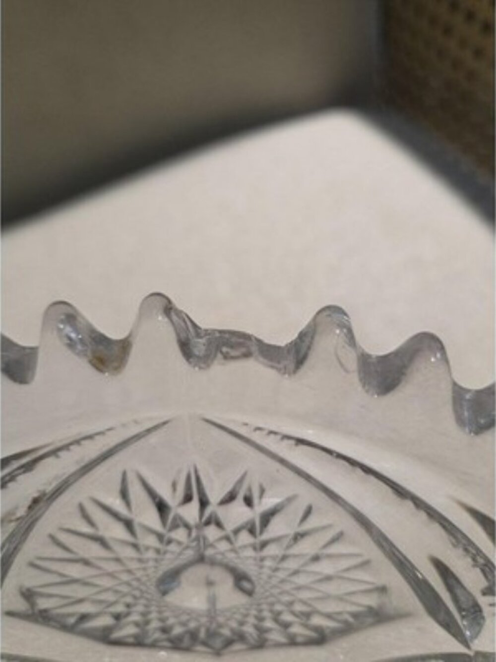 VTG Manganese Clear Glass Bowl Starburst UV Glow 365nm AS-IS Chipped/Read - Picture 8 of 8